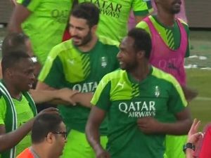 نجوم الأهلي يحتفلون باللقب الغالي