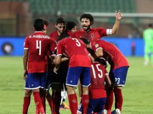 لاعبو الأهلي يحتفلون خلال المباراة