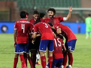 لاعبو الأهلي يحتفلون خلال المباراة