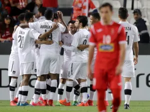 لاعبو السد يحتفلون خلال المباراة