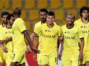 لاعبو الوصل يحتفلون بالهدف