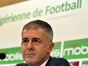 Spanish coach Lucas Alcaraz attends a press conference on April 19, 2017, upon being announced as the new head coach for the Algerian national team. Alcaraz had previously coached Spanish sides Granada, Levante and Recreativo de Huelva.
RYAD KRAMDI / AFP