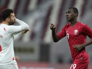 المعز علي يحتفل بهدفه