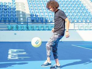 عموري يستعرض مهاراته