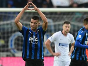 ديمسيتي يحتفل بهدفه