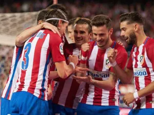 أتلتيكو مدريد يقلص الفارق مع ثنائي الصدارة ريال مدريد (68 نقطة) وبرشلونة (66 نقطة) مؤقتاً