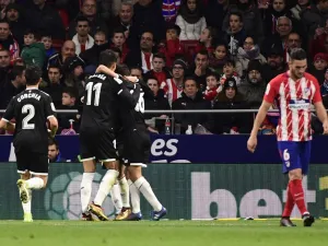 أتلتيكو مدريد يسقط على ملعبه أمام إشبيلية