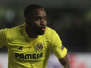 باكامبو يحتفل بأحد أهدافه