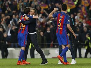 لاعبو برشلونة يحتفلون بالفوز