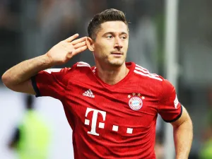 ليفاندوفسكي يقود بايرن للفوز