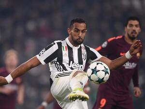 بنعطية خلال مباراة يوفنتوس وبرشلونة