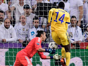 نافاس يهدي ماتويدي هدف يوفنتوس الثالث