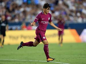  Herve Renard has made an attempt to bring the Malaga-born forward on board for next summer's tournament, where he would be able to play against Spain 