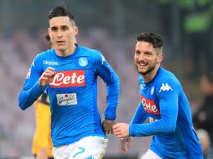 خوسيه كاييخون (يسار)