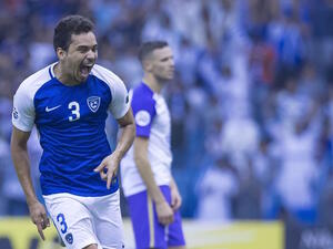 كارلوس إدواردو يسجل ثلاثية (هاتريك)