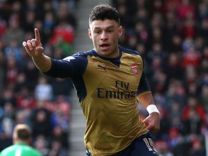 تشايمبرلين يحتفل بهدفه