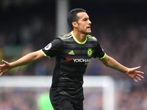 بيدرو يحتفل بهدفه