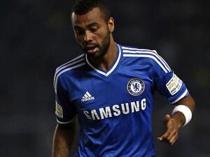 Ashley Cole's England place under threat, warns Hodgson