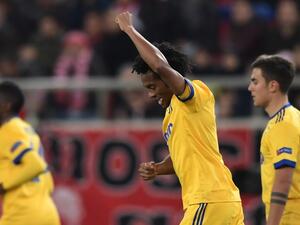 كوادرادو يحتفل بهدفه