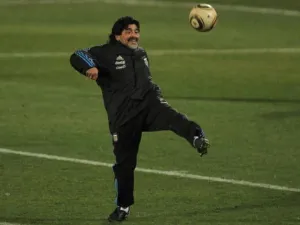 I'd love to make a film about Maradona, says Santiago Cabrera