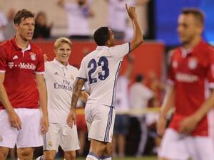 دانيلو يحتفل بهدفه