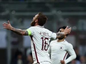 دي روسي يحتفل بهدفه