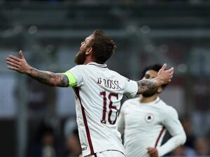 دي روسي يحتفل بهدفه