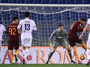 روما يسحق فيورنتينا برباعية مع الرأفة، ويستعيد الوصافة
