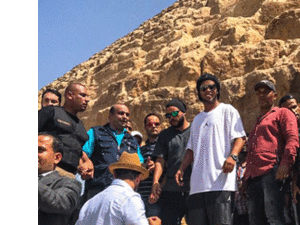 Brazilian football star Ronaldinho visited Cairo pyramids on Wednesday (Photo: Player's official Facebook page) 