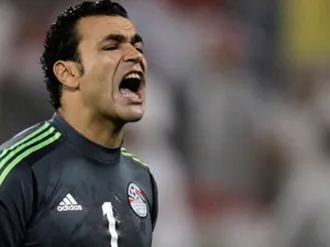 Faryd Mondragon's record as the oldest player in World Cup history has been surpassed by the 45-year-old Pharaoh's goalkeeper 