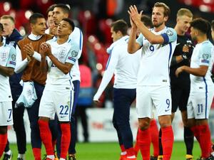 هاري كاين ورفاقه يحتفلون بالتأهل