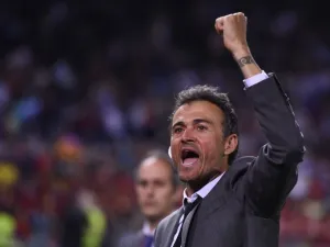 إنريكي يودع جماهير برشلونة بلقب أخير