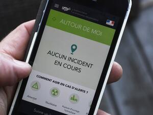 This picture on June 8, 2016 in Dinard, western France, shows a smartphone screen reading "Around me, No ongoing incidents", displayed on a page of the SAIP (Systeme d'Alerte et d'Information aux populations, or Population Alert and Information System), a new smartphone app launched by the French government, designed to alert users of possible terror attacks amid growing security concerns over the UEFA Euro 2016 football tournament.
DAMIEN MEYER / AFP