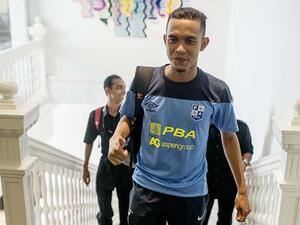 هدف رائع من الدوري الماليزي