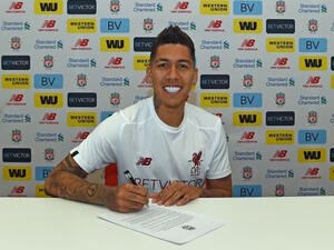 فيرمينو يوقع على عقده الجديد مع ليفربول