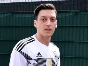  The Gunners midfielder has been used sparingly under Unai Emery but his former international team-mate believes he is among football's greatest 