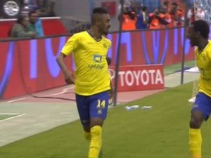 غالب يحتفل بهدفه