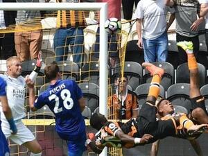 التسديدة الأكروباتية المزدوجة التي نجم عنها هدف هال سيتي الأول