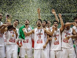 لاعبو إيران يحتفلون باللقب