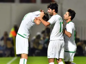 العراق تتصدر المجموعة الثانية