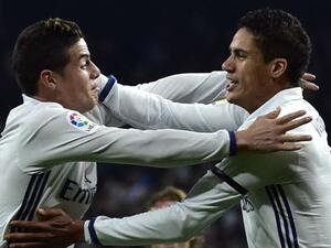 فاران (يمين) وخاميس يقودان الملكي لفوز سهل