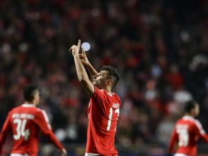 جوناس يحتفل بهدفه