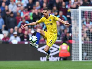 جورجينيو لاعب وسط تشيلسي يفشل في قيادة الفريق للفوز