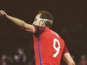 كاين يحتفل بهدفه