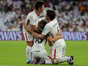 لاعبو كاشيما يحتفلون بالفوز على غوادالاخارا