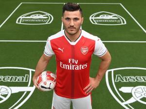 سياد كولاسيناك بقميص آرسنال