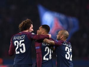 كورزاوا (وسط) يقود الباريسي للفوز