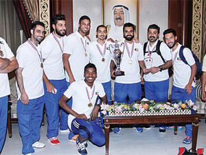Group photo of the Ice Hockey Team (photo: kuwaittimes.net)