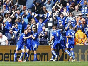 ليستر سيتي ينجو من الخسارة بشق الأنفس