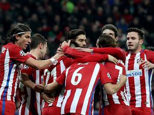 لاعبو أتلتيكو يحتفلون بأحد الأهداف